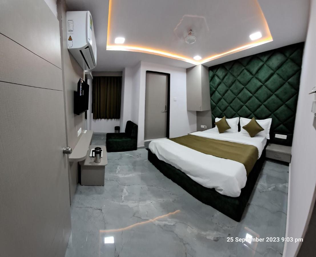 Hotel Kingdom Γκαντχιναγκάρ Εξωτερικό φωτογραφία